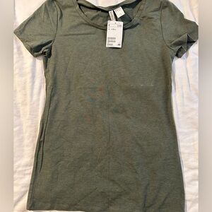 Divided T-Shirt H&M Size Small New With Tag